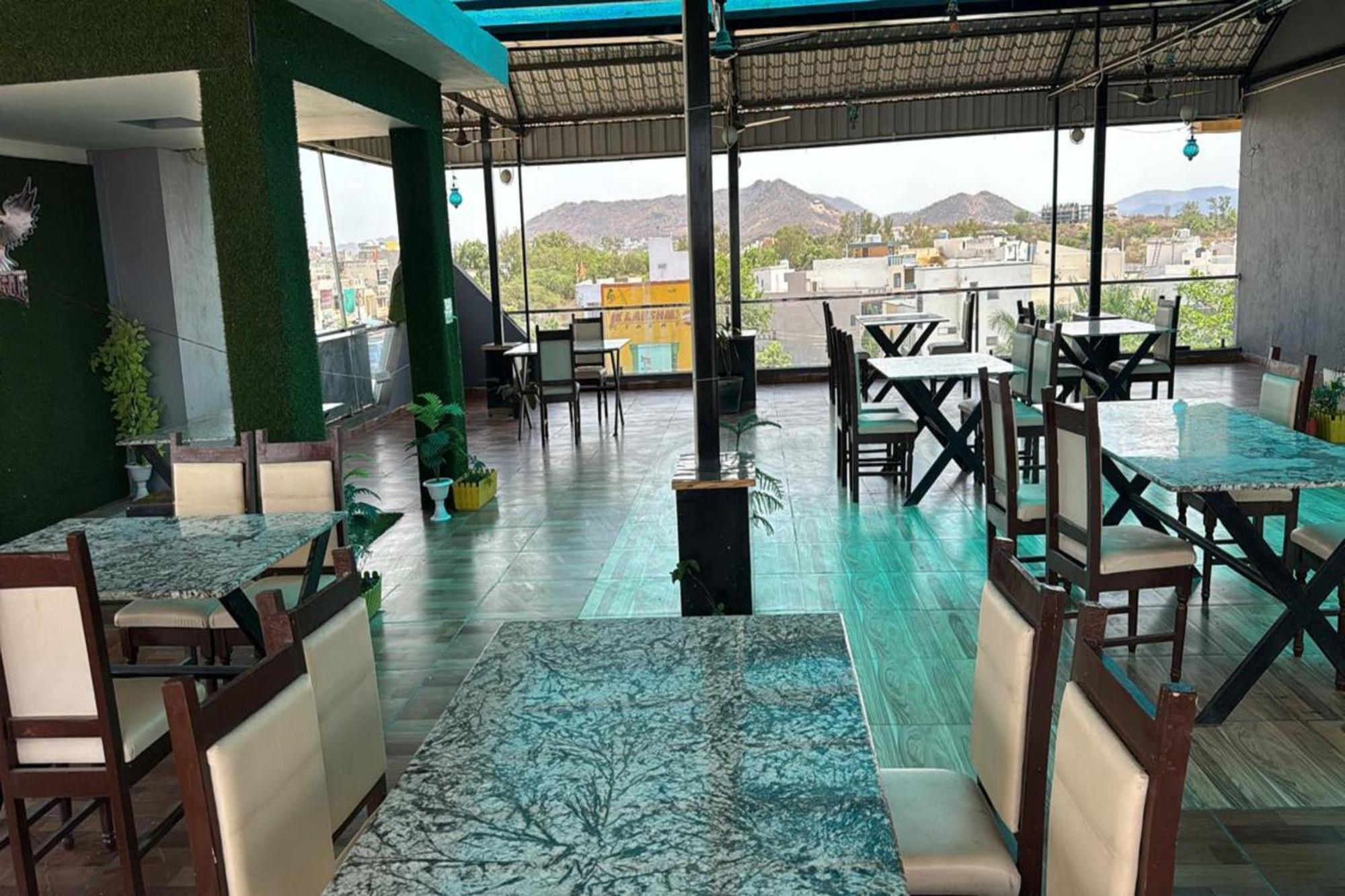 Hotel Eagle Inn Udaipur Exterior photo